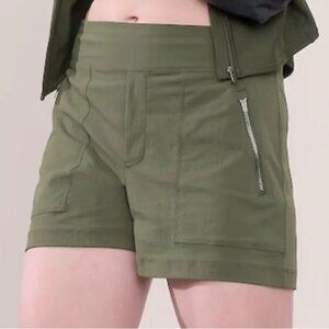 Athleta Trekkie North Active Hiking Shorts (Olive Green) Size 6 - 3.5"